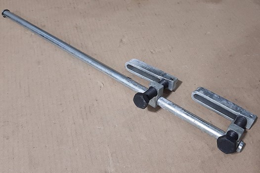 VALVE MOUNTING DEVICE