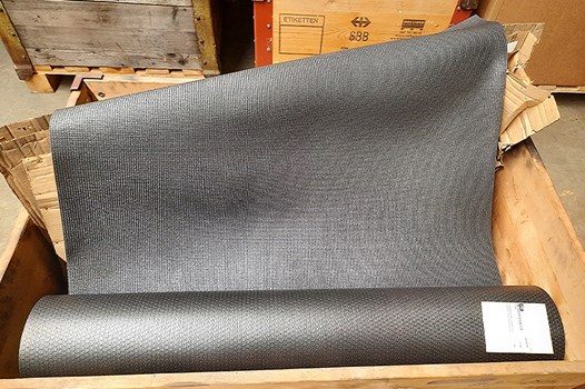 POLYESTERVLIES SCHWARZ 1.000x2.000mm s=4