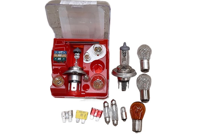 LAMP SETT 24V H4 MIT STECKSICHERUNGEN